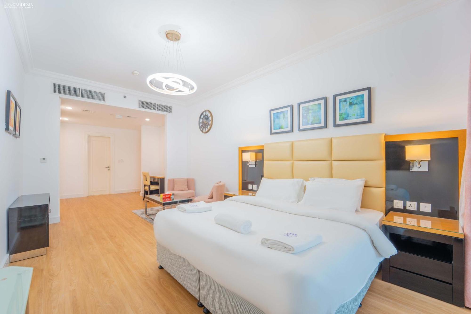 Capital Bay Towers Business Bay Spacious And Stylish 2 Br Apartment